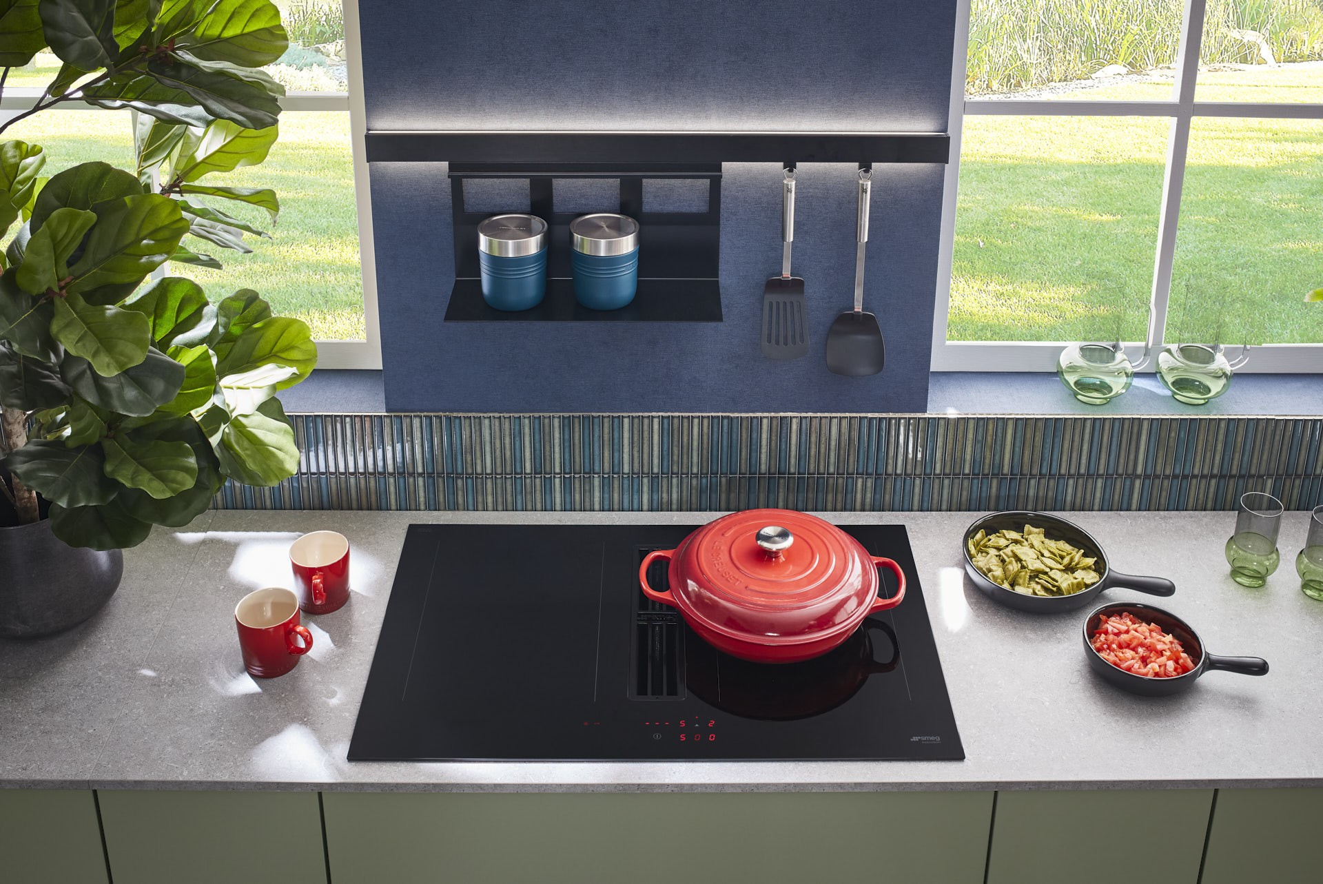 Nobilia-Küche Senso in Olive mit Kochfeld