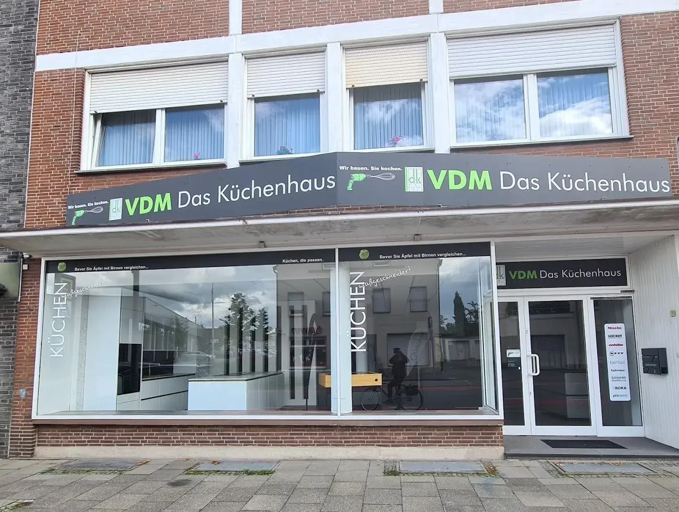 Standort von VDM Das Küchenhaus in Oelde - Frontansicht des Küchenstudios